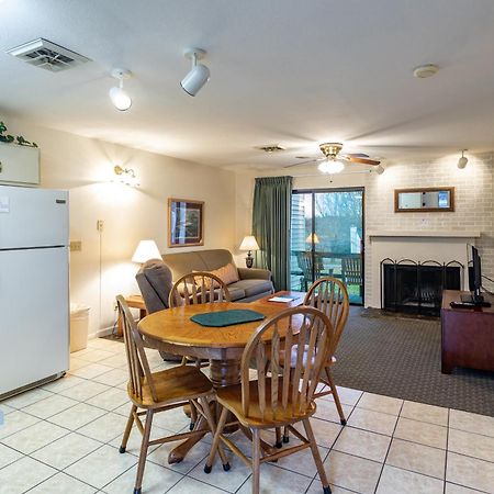 Crown Resorts At Lake Tansi East Crossville Room photo